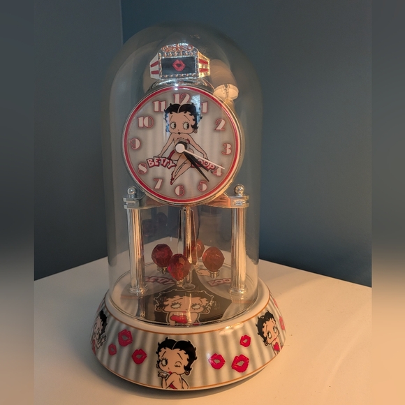 king features Other - Betty Boop Glass Dome Clock